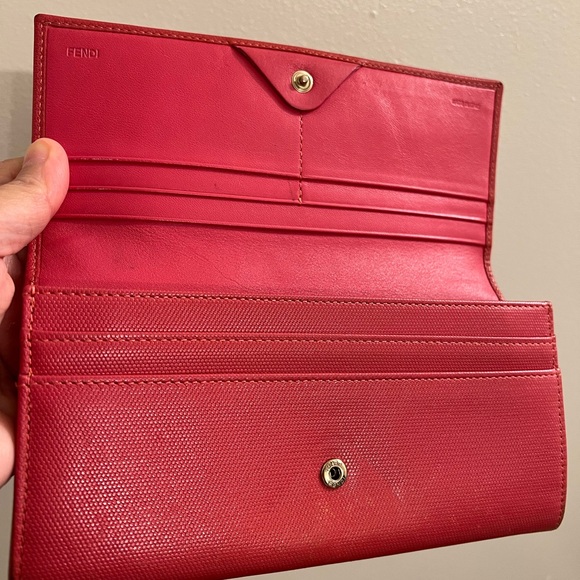 FENDI Bi-fold long wallet, dark pink. Small rubbing on edges - Picture 11 of 13
